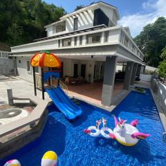 Villa near SPICE Arena 3BR 15PAX with KTV Pool Table and Kids Swimming Pool