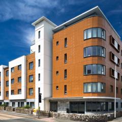 Spacious Plymouth Studios at St Augustines House - ideal for city break!