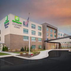 Holiday Inn Express - Brevard, an IHG Hotel