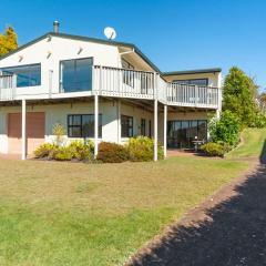 Kuharua Lakeviews- Omori Holiday Home