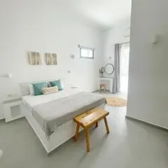 Kirki Rooms by the sea