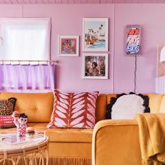 Fun Barbie Inspired, 6 Berth Caravan - Camber Sands Holiday Park, near the Beach