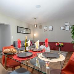 Le Red St Léon : Lit Queen Size * WIFI * Idéal Couple