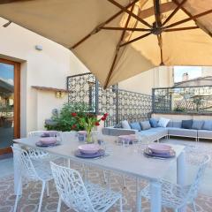 LUXURY suite with amazing Terrace in Florence-hosted by Sweetstay