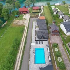 Holiday Houses Green Queen