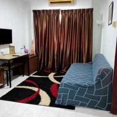 Cosy Laketown Service Apartment