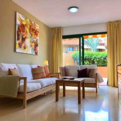 Luminoso Apartamento con Piscina y Parking