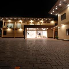 Treebo Grand Vistara Airport Suites