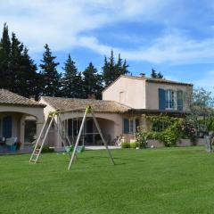 part of house with pool to share, 2 persons, in cheval blanc, luberon, provence.