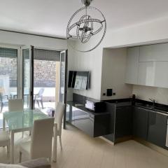 Santa d'aMare appartamento con terrazzo e box auto privato