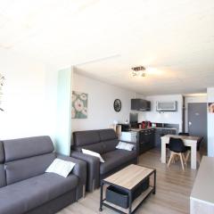 Studio moderne avec balcon, pour 4 personnes à Chamrousse 1750, proche des pistes et commerces - FR-1-549-19