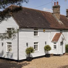 Cosy Cottage with Beautiful Garden, HotTub & Sauna