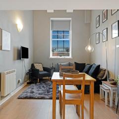 Duplex 3 Bedroom Mezzanine Apartment - Heart of Edinburgh