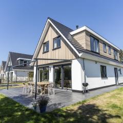 Beautiful Villa in De Koog Texe with Fenced Garden