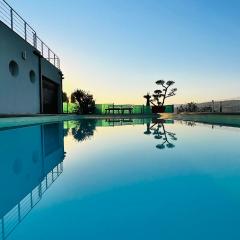 Havre de paix, vue pano, terrasse, piscine, nature.