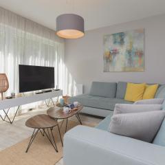 Sunny Apartment Łukęcin by Renters