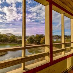 Beautiful views of marsh water golf course Near the beach and a pier nearby