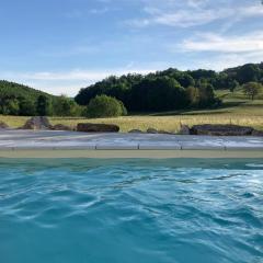 Havre de paix dans le Jura Alsacien avec piscine privée externe de mai à septembre