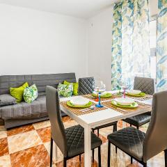 Gorgeous Apartment In Cordoba With Wifi