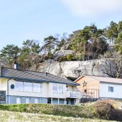 Nice Home In Sveio With 4 Bedrooms