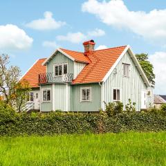 Beautiful Home In Degerhamn With 4 Bedrooms And Wifi