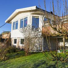Stunning Home In Hakenset With 3 Bedrooms, Sauna And Wifi