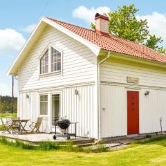 Stunning Home In Svanesund With 2 Bedrooms And Wifi