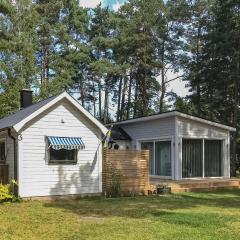 Nice Home In hus With Kitchen