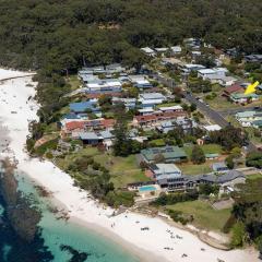 On Cyrus at Hyams Beach