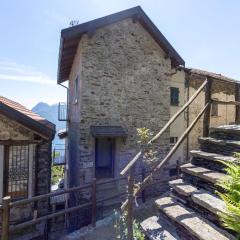 Cozy Hideaway Above Lake Como