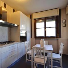2 bedrooms apartement with city view enclosed garden and wifi at Vercelli