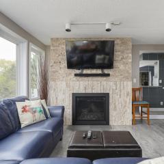 Condo at Blue Mountain on Ski Run Close to Village