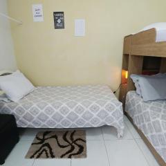 Quarto Individual para 3 Pessoas em AP Compartilhado