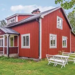 2 Bedroom Nice Home In Åmotfors