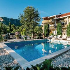 Stunning Home In Herceg Novi With 4 Bedrooms, Wifi And Outdoor Swimming Pool