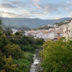 Cheerful one bedroom townhouse with patio Archez