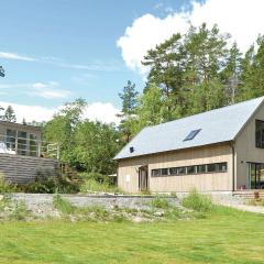 Stunning Home In Musk With Kitchen