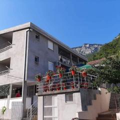 Apartmani Momčilović
