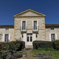 Stunning 7-Bed Vineyard masters house in Dieulivol