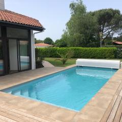 Maison landaise moderne piscine chauffée spa