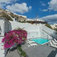 Pyrgos 3-Bed Villa Sleeps 8 with Pool and AirCon