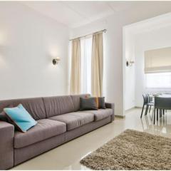 Four Bedroom Typical Maltese Townhouse - One Minute Away From The Seafront