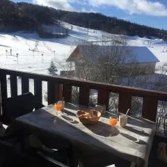 Appart très ensoleillé 5-6 pers au pied des pistes