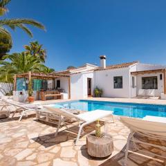 Villa Lagarta by Holiday Rentals Villamar