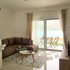 Cosy apartment with panoramic view of Kotor Bay