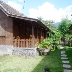 Satria House Amed