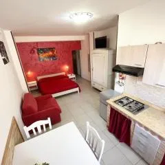 Monolocale Rosso - A casa di Ludovica e Martina