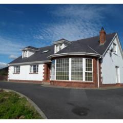 Castleview, Spacious 5 bedroom house with stunning views