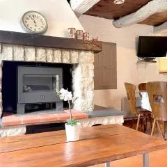 Maison charmante à La Roche-sur-le-Buis avec piscine partagée