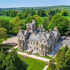 The Lucy Suite Stone Cross Mansion